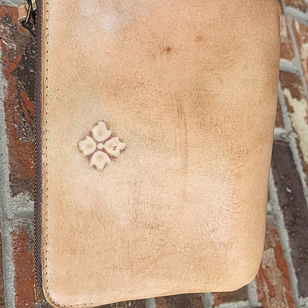Patricia Nash Burnished Tooled Cassini Wristlet - Picture 10 of 13
